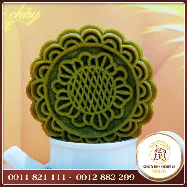 Bánh trung thu nướng matcha nhân lava trứng muối